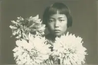 从“丑闻女王”到前卫艺术家，草间弥生何以走向世界？一文读懂图片