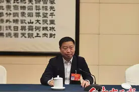 全国人大代表王义东：建议独生子女每年可享30天探亲假图片