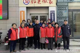 老物业撤走却没给员工发工资？民警多次协调帮解决图片