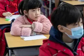 上海小学生校内课后服务火了！孩子在校完成作业，还有老师指导，最晚可看护到18点图片