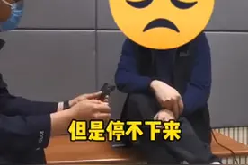 司机冲断学生队伍又下车骂老师，后续来了！当事人现场还跷二郎腿图片