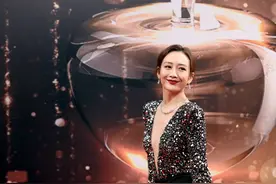 孙俪黄轩双双拿下这个奖，王凯周深惊喜合唱，昨晚上海大剧院星光熠熠图片