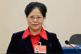 「两会同期声」全国政协委员张萍：加快推进庆阳革命老区的公路建设图片