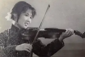 杭州出美女，这话一点不假！西湖边有社区晒出一组“女神”旧照，张张明星脸图片