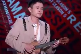 这波互动太甜了！王勉在节目中给杨笠弹结婚进行曲图片