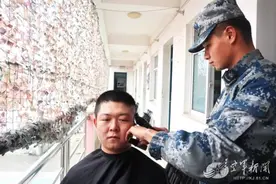 出发！定向士官，剑已出鞘图片