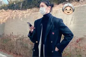 李钟硕丸子头造型曝光 你觉得这个造型帅吗？​图片