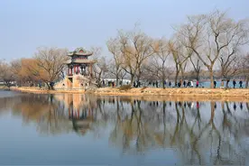 北京：天气晴好 颐和园花红柳绿春意盎然图片