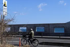 东日本大地震10周年：沿海民众吸取教训 建造更高防波堤图片