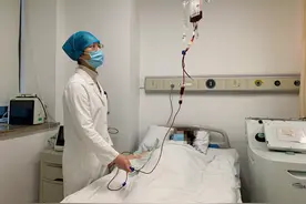 60岁阿姨突发性耳聋，最终用自己的血治好图片