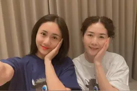 刘芸和妈妈自拍宛如姐妹，感慨：我又输了图片
