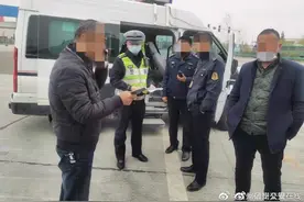 宿州萧县一大客车准驾不符 还涉嫌非法营运图片