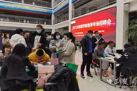 湖北理工学院：“小校招”助力毕业生精准就业图片