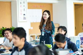 潍坊文华学校高中部教师李佳徽：亦师亦友，可严可亲图片