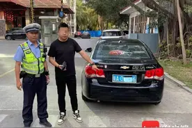 三亚一男子驾驶6年未审验报废车 被罚款2000元+吊销驾驶证图片