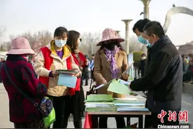 宁夏：线上线下同植一片绿图片