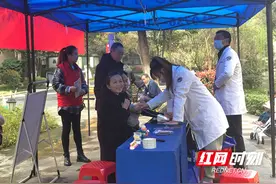 新时代文明实践耀武陵丨沙河社区：践行雷锋精神，传递温暖力量图片