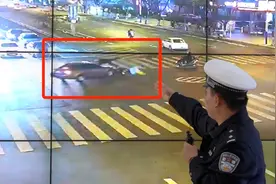 威海一路口，4岁男童和交警互敬礼，感人一幕被拍下图片