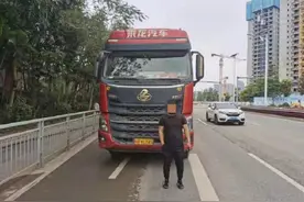 泥头车冲禁令，依法严查图片