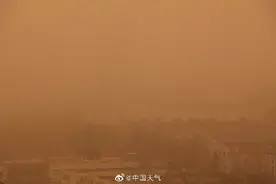 北京升级发布沙尘暴黄色预警，目前已出现明显沙尘天气图片