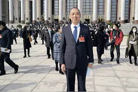 全国政协委员、明宇集团董事长张建明：拓宽中小企业融资渠道，助力市场主体青山常在图片