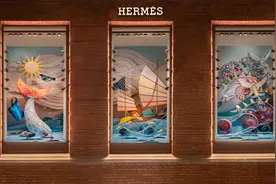 爱马仕“海洋绮镜”橱窗春意洋溢，花卉耳环释放仲夏芬芳｜是日美好事物图片