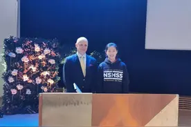 踢足球改变胆怯与害羞，自信执着的女孩郑锦源，如愿考入波士顿大学图片