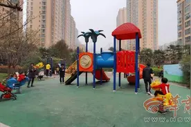西安融侨馨苑小区业主写建议书希望附近建中学 教育部门现场沟通图片