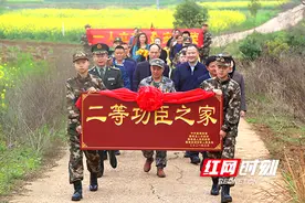 新兵矢志立新功——衡南县二等功臣胡剑丰喜报这么送图片