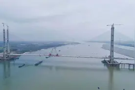 世界最大跨度钢混结合梁斜拉桥成功合龙！湖南这所高校负责施工监控图片