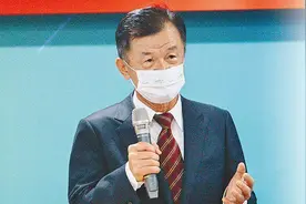 台陆委会主委邱太三：恢复大陆商务人士申请赴台图片