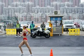 1小时23分49秒！杨家玉打破女子20公里竞走世界纪录图片