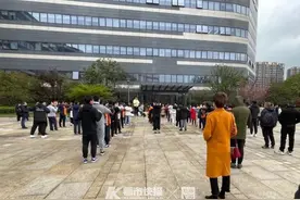今早杭州中考开考！有人半小时走出考场，大喊“满分”图片