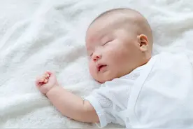 睡得太晚、打呼噜真的会变丑吗？权威解答来了图片