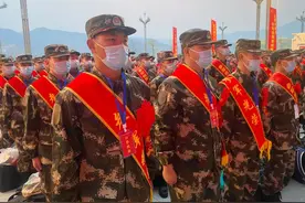 出征！攀枝花170名热血男儿今日奔赴军营图片