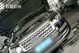 200万路虎年审时发动机被踩到爆炸！检测站承诺负责却又反悔图片