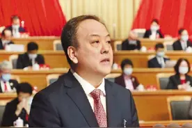 政府工作报告图片