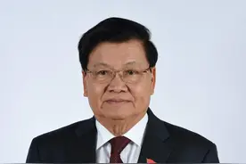 通伦·西苏里当选老挝国家主席图片