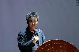 余华教高考作文就“文学已死”？新作口碑好将拍电视剧 操盘手称投资将破纪录图片