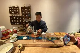 龙井茶三泡就淡？西湖龙井炒茶王的茶八泡后依然醇香图片