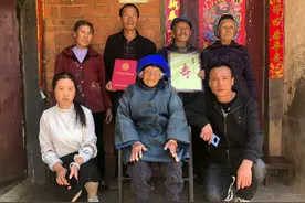 102岁老人陆金兰 五世同堂生活有滋有味图片