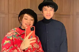 邓超冒雨收割小葱 自称“很葱动”惹得孙俪大笑图片