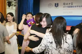 中国少年“爬藤”记：一场家庭条件和学生个人努力的赛跑图片