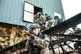 热点｜武警特战兵，实战化对抗演练开打图片