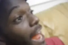 爆笑……一位美国黑人讲摘棉花段子视频封面