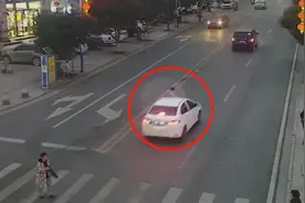 事发湖南！男童被卷入车底，周边群众一拥而上抬车救人图片