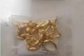 一女子金首饰被调包！街上遇到这样的骗局别上当图片