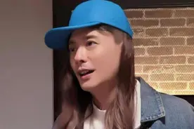 黄宗泽晒被好友“泥塑”照片 女装造型长卷发吸睛图片