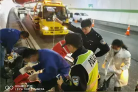 今早杭州一隧道三车连环撞！有女司机受伤 出手救助的小伙很优秀图片