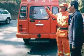 凉山高校到林场慰问打火队员偶遇了州长图片